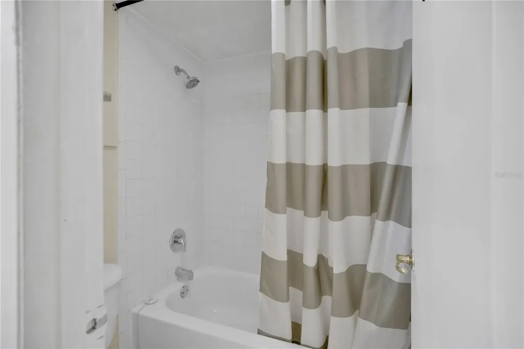 2507 N Alafaya Trail Orlando FL 32826