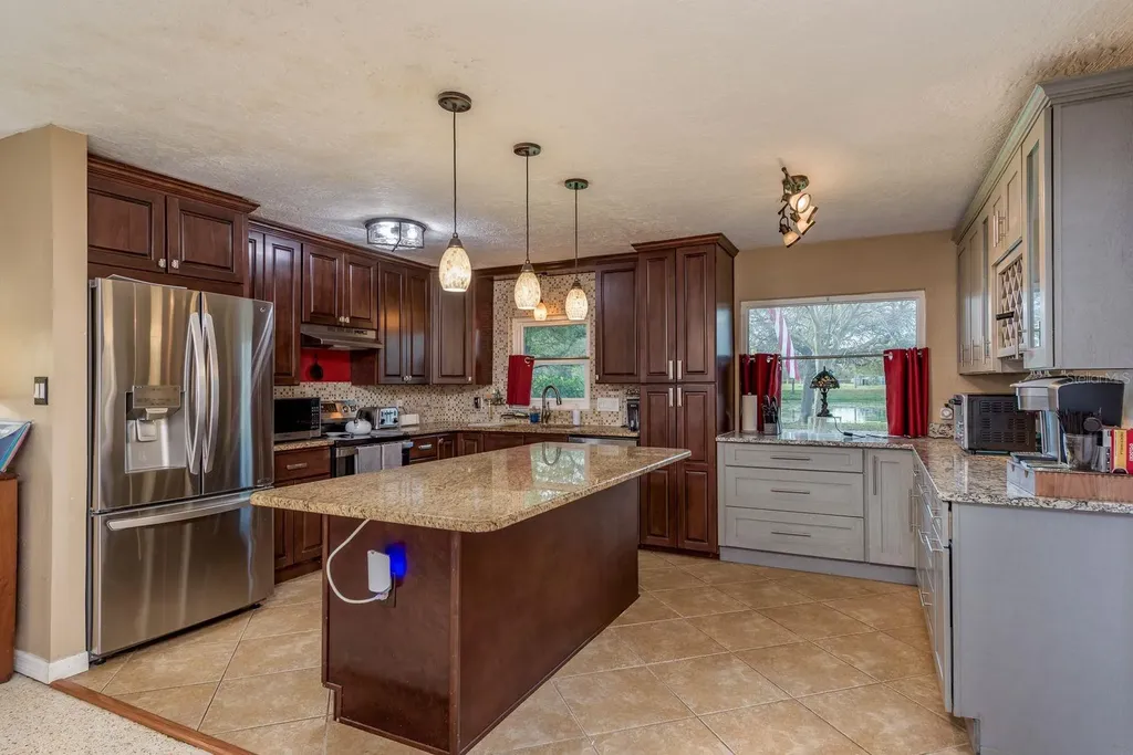 6377 13th Avenue N St Petersburg FL 33710