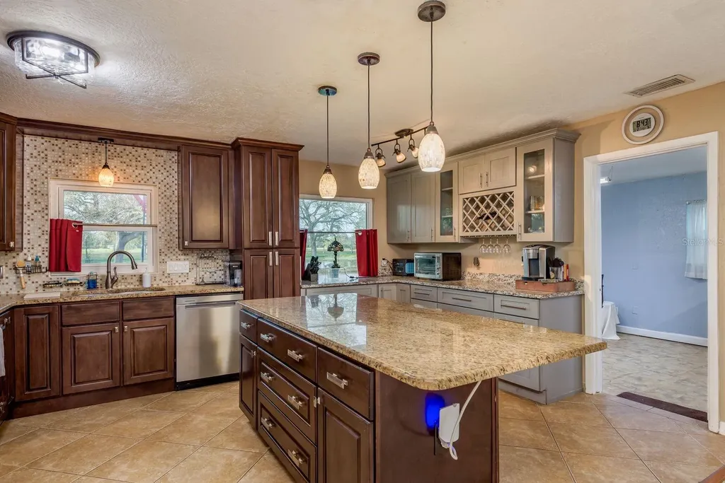 6377 13th Avenue N St Petersburg FL 33710