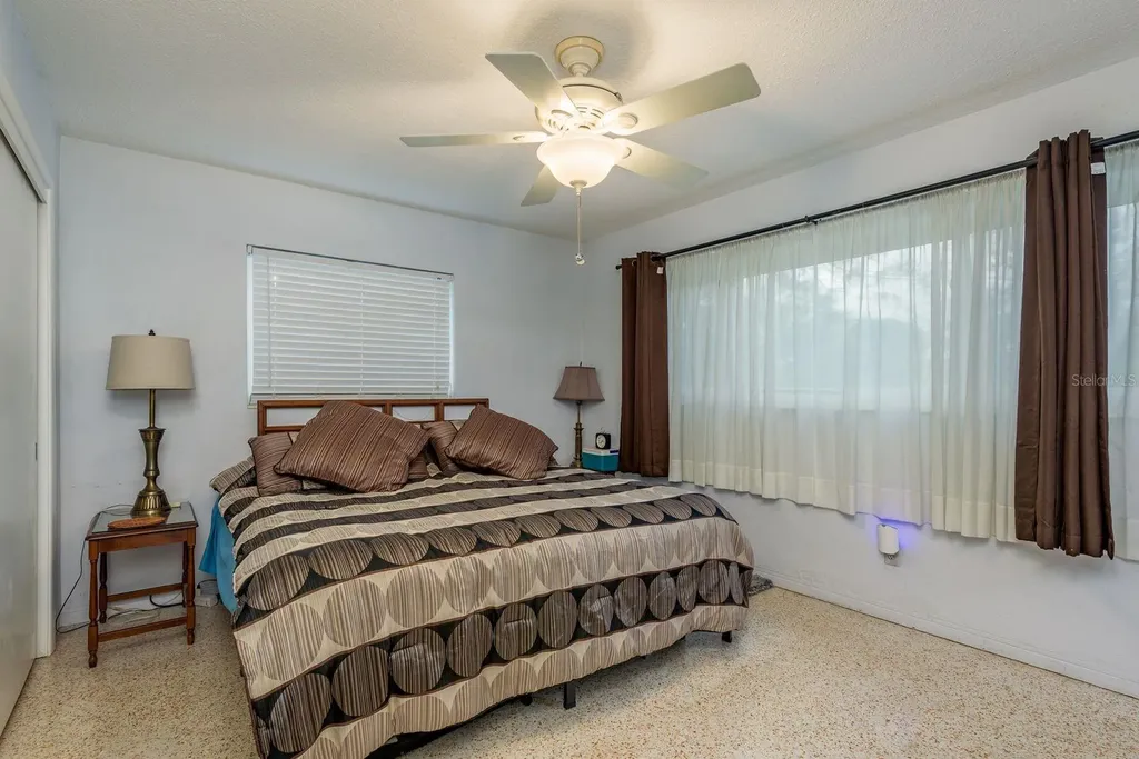 6377 13th Avenue N St Petersburg FL 33710