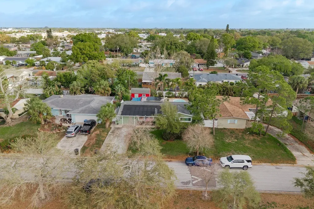 6377 13th Avenue N St Petersburg FL 33710