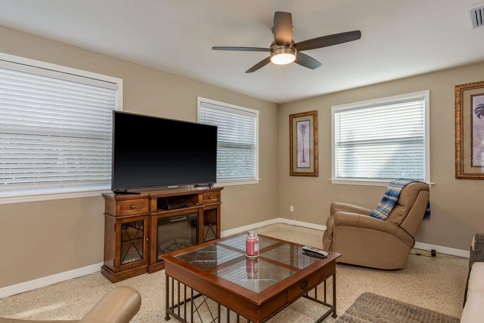 6377 13th Avenue N St Petersburg FL 33710