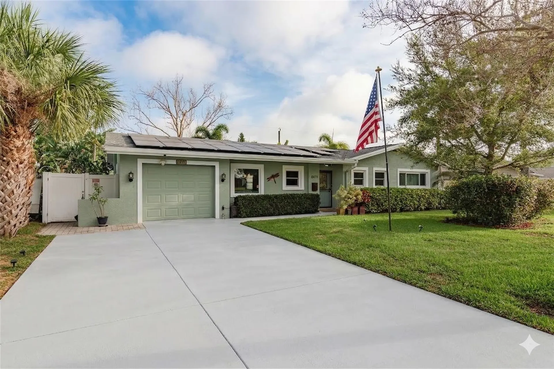 6377 13th Avenue N St Petersburg FL 33710