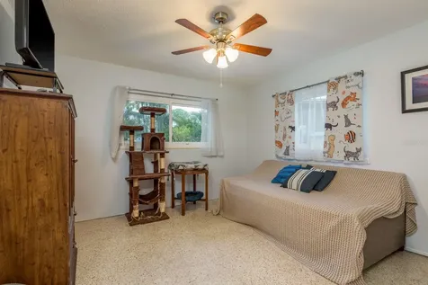 6377 13th Avenue N St Petersburg FL 33710