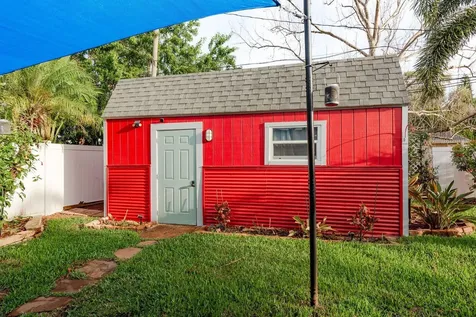 6377 13th Avenue N St Petersburg FL 33710