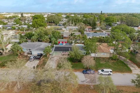 6377 13th Avenue N St Petersburg FL 33710