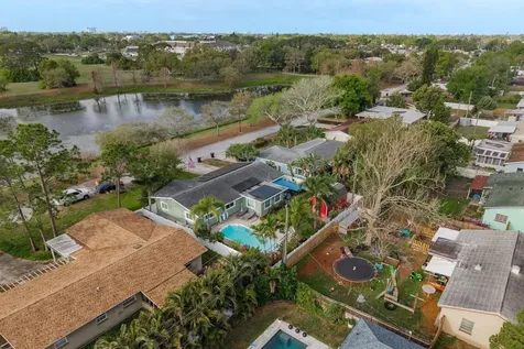 6377 13th Avenue N St Petersburg FL 33710