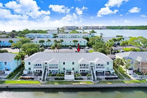 5012 Starfish Drive SE St Petersburg FL 33705