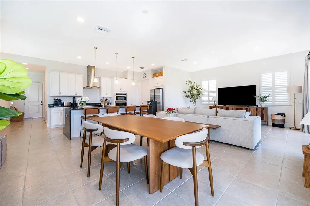 8124 Mabury Lane Orlando FL 32832
