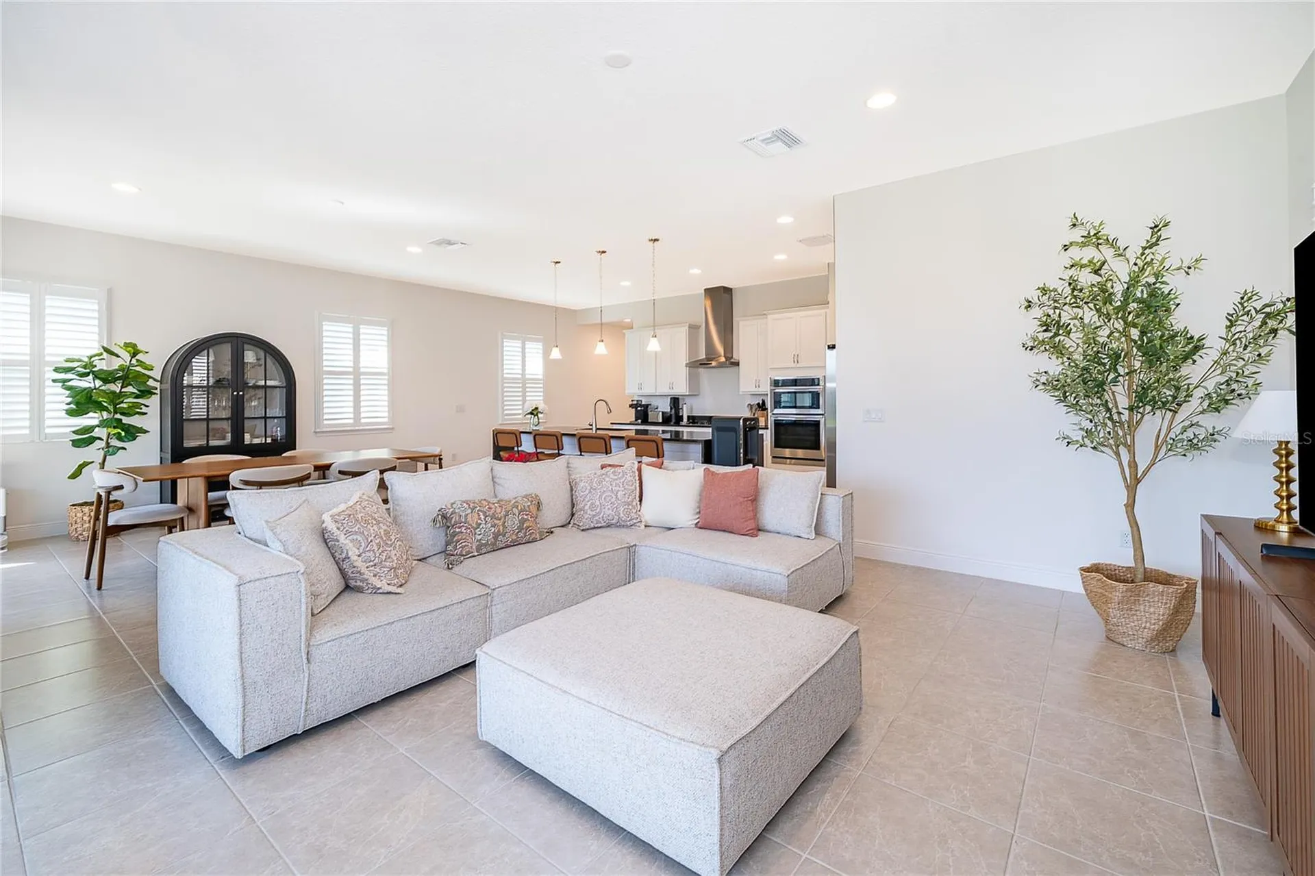 8124 Mabury Lane Orlando FL 32832