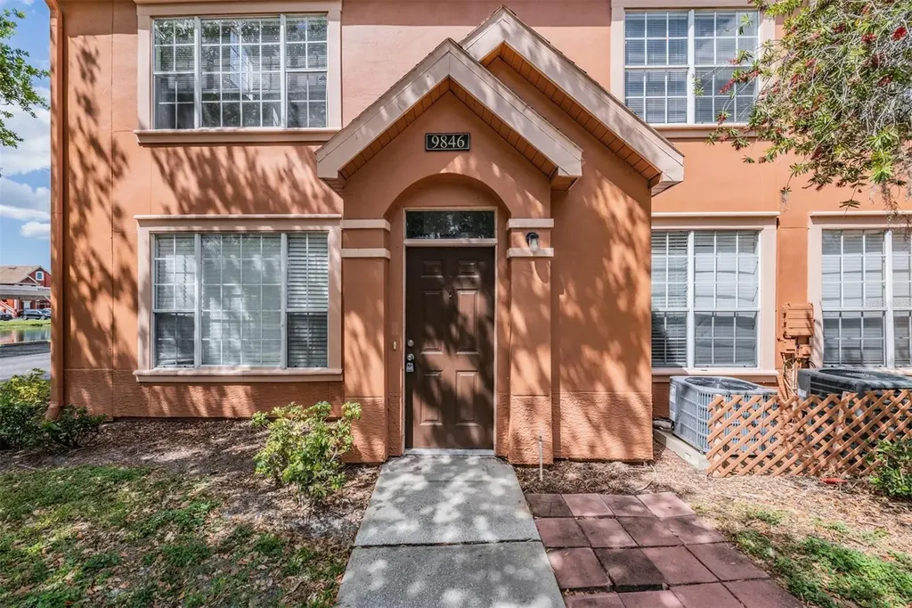 9846 Lake Chase Island Way Tampa FL 33626