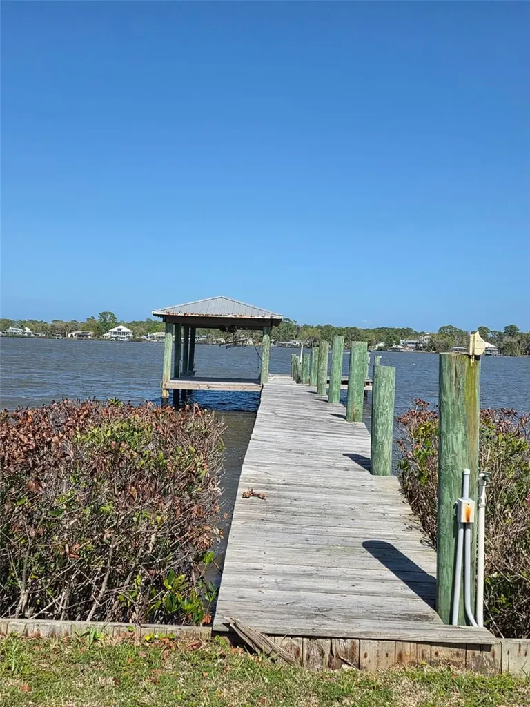 2005 Bayview Drive New Smyrna Beach FL 32168