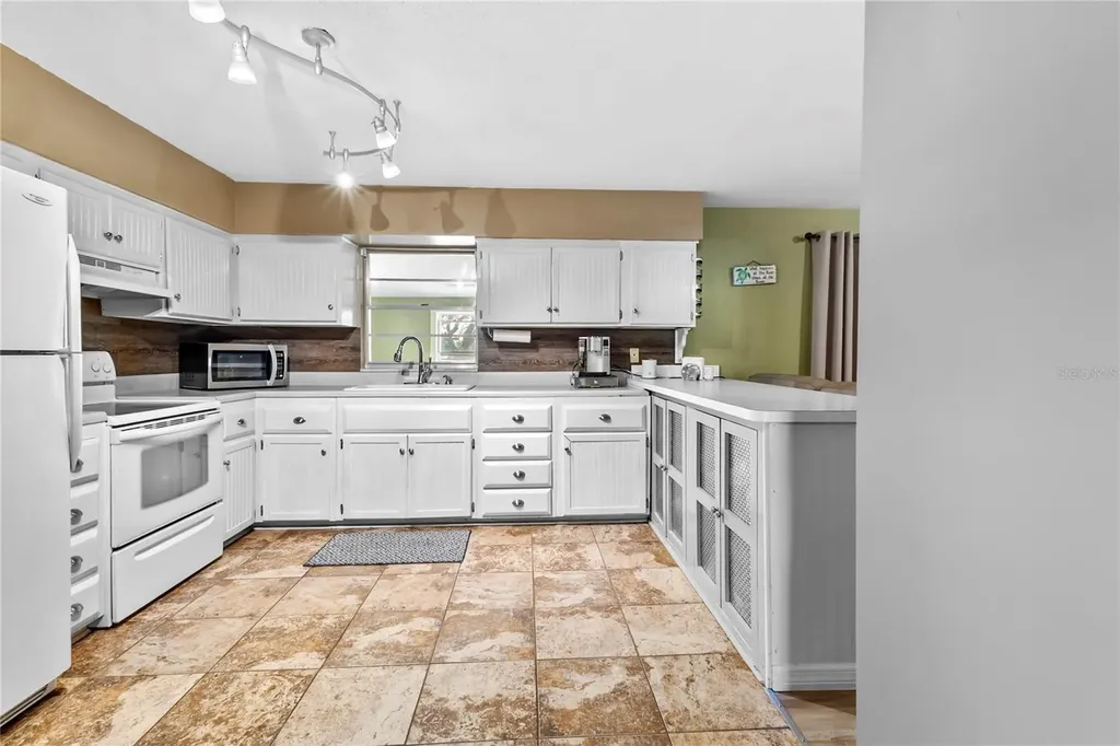 2005 Bayview Drive New Smyrna Beach FL 32168