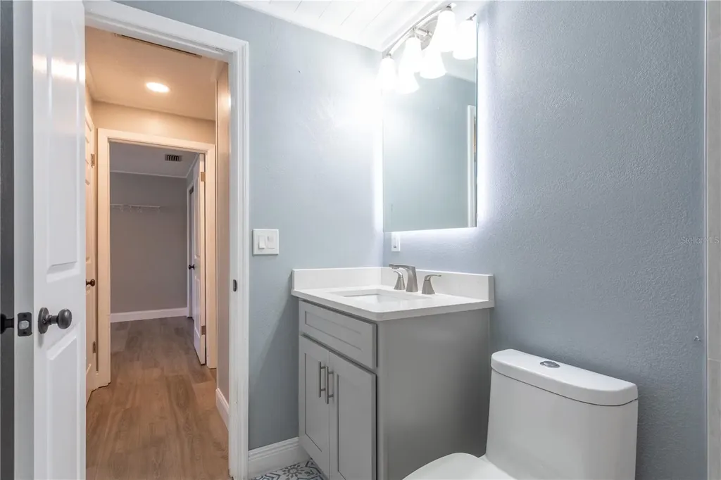 2021 Valley Drive Dunedin FL 34698
