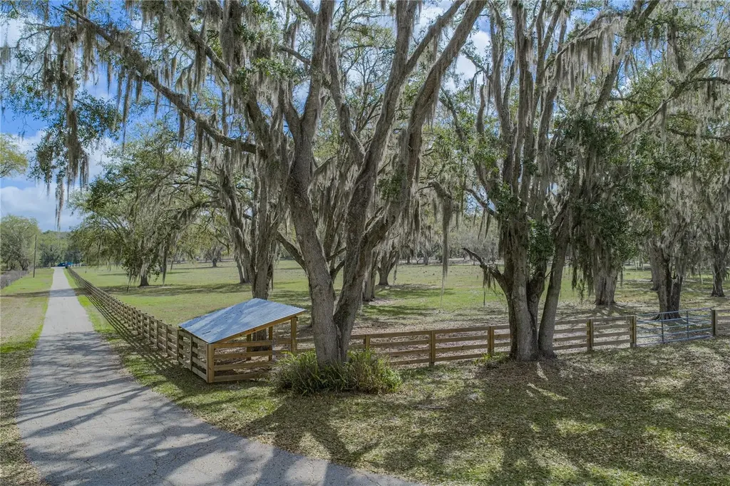 15131 Bellamy Brothers Boulevard Dade City FL 33525
