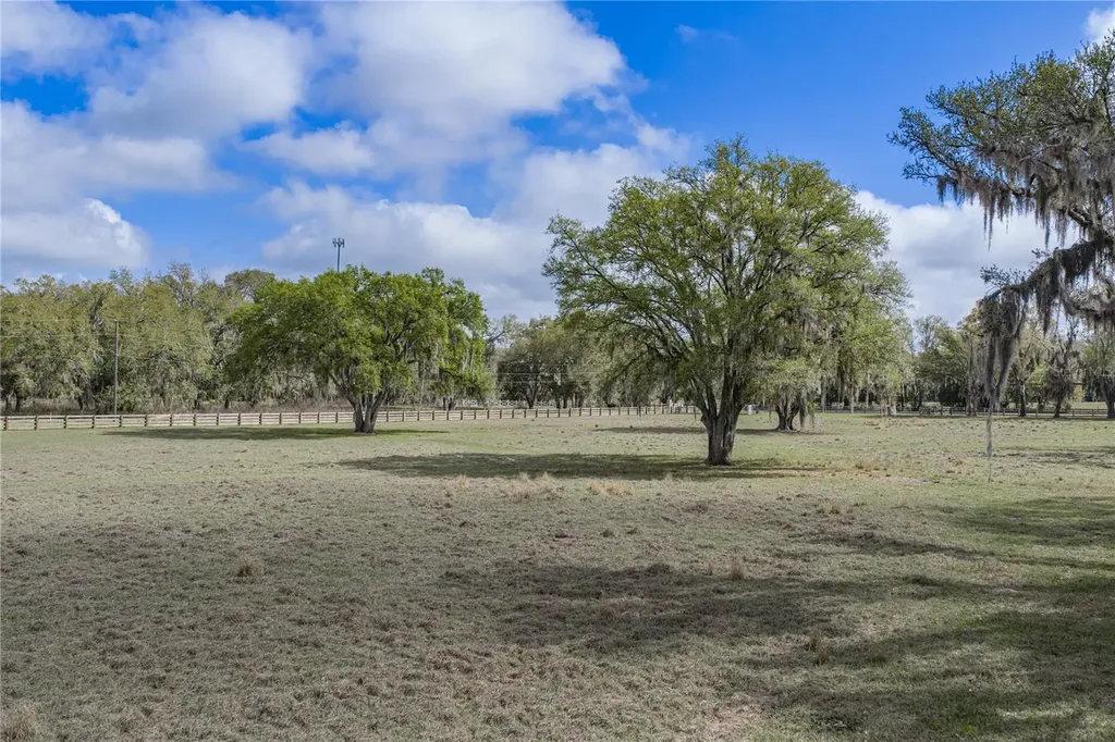 15131 Bellamy Brothers Boulevard Dade City FL 33525