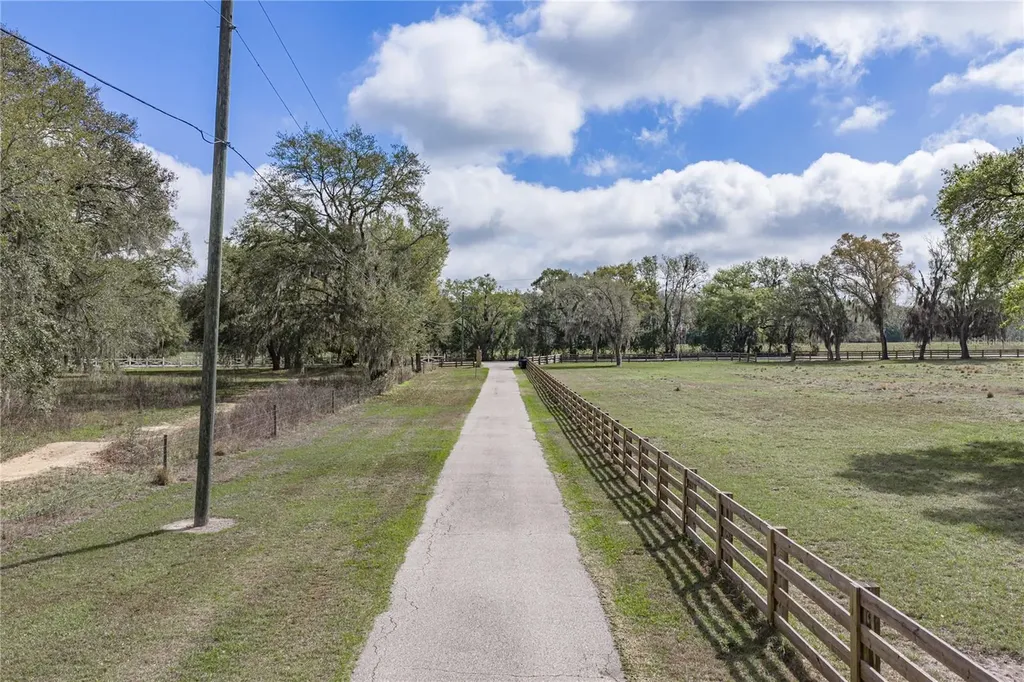 15131 Bellamy Brothers Boulevard Dade City FL 33525