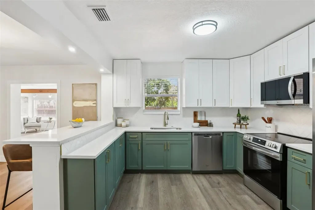 5010 8th Avenue N St Petersburg FL 33710