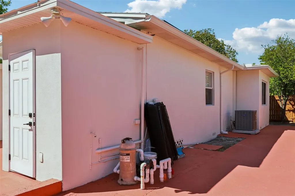 5010 8th Avenue N St Petersburg FL 33710