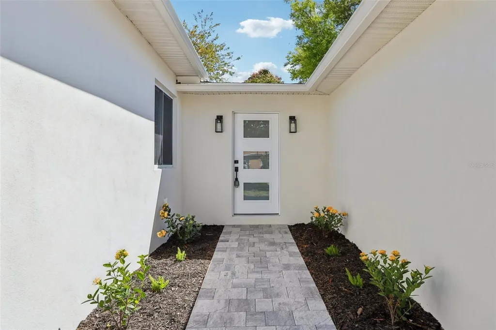 5010 8th Avenue N St Petersburg FL 33710