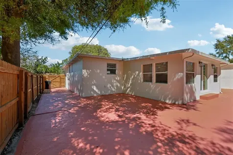 5010 8th Avenue N St Petersburg FL 33710
