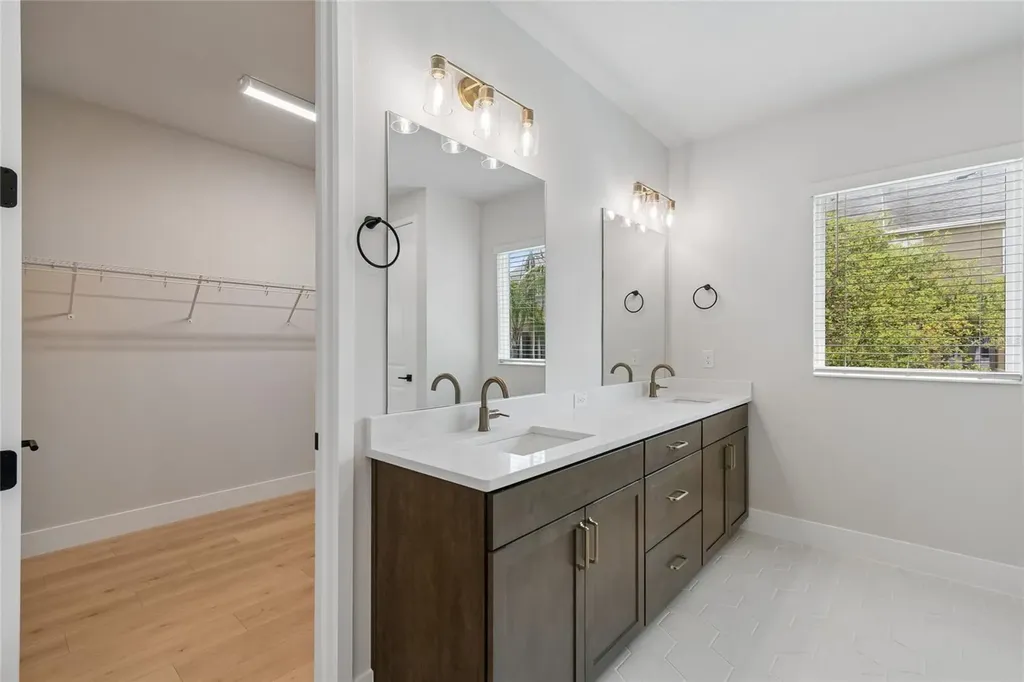 2916 W Ellis Drive Tampa FL 33611