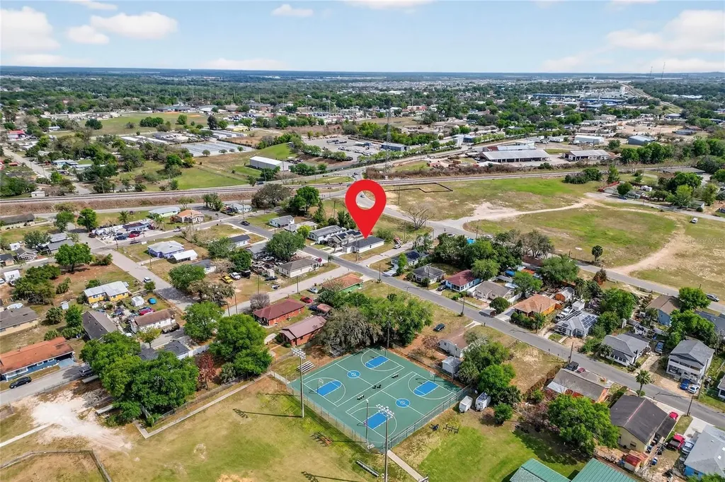 1003 Avenue A Haines City FL 33844