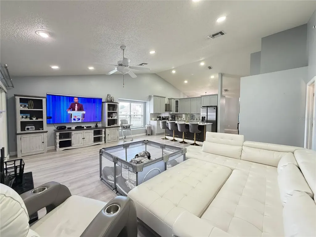 1029 Surge Court Orlando FL 32828