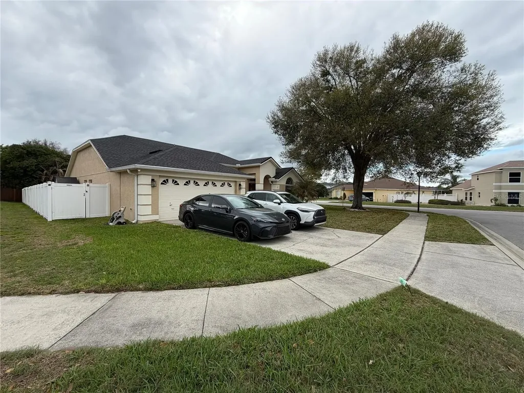 1029 Surge Court Orlando FL 32828