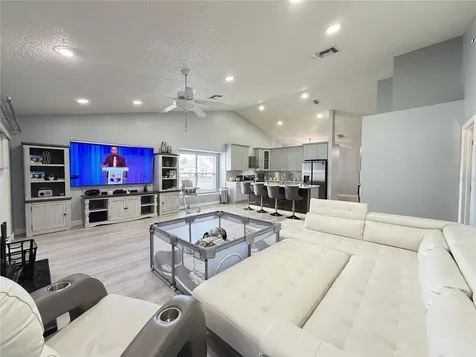 1029 Surge Court Orlando FL 32828