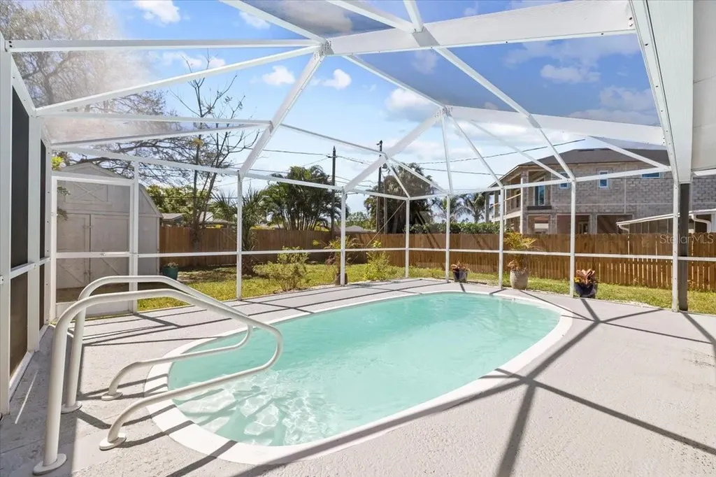 124 85th Avenue N St Petersburg FL 33702