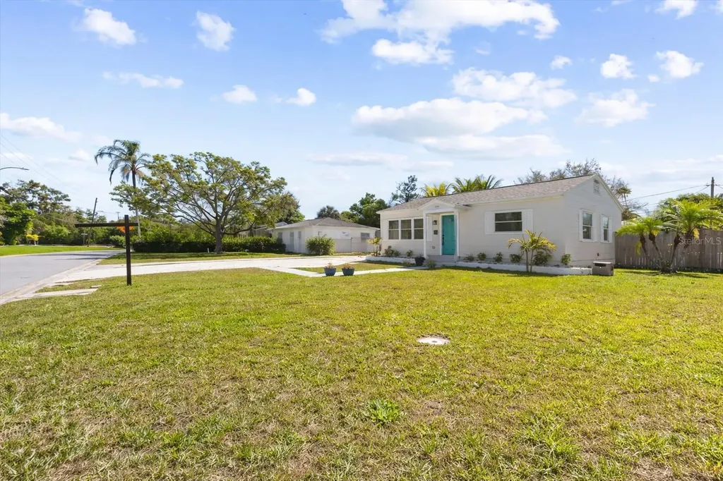 124 85th Avenue N St Petersburg FL 33702