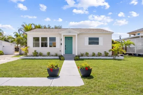 124 85th Avenue N St Petersburg FL 33702
