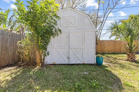 124 85th Avenue N St Petersburg FL 33702