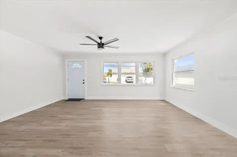 124 85th Avenue N St Petersburg FL 33702