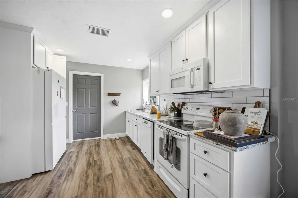 16031 Winburn Drive S Sarasota FL 34240