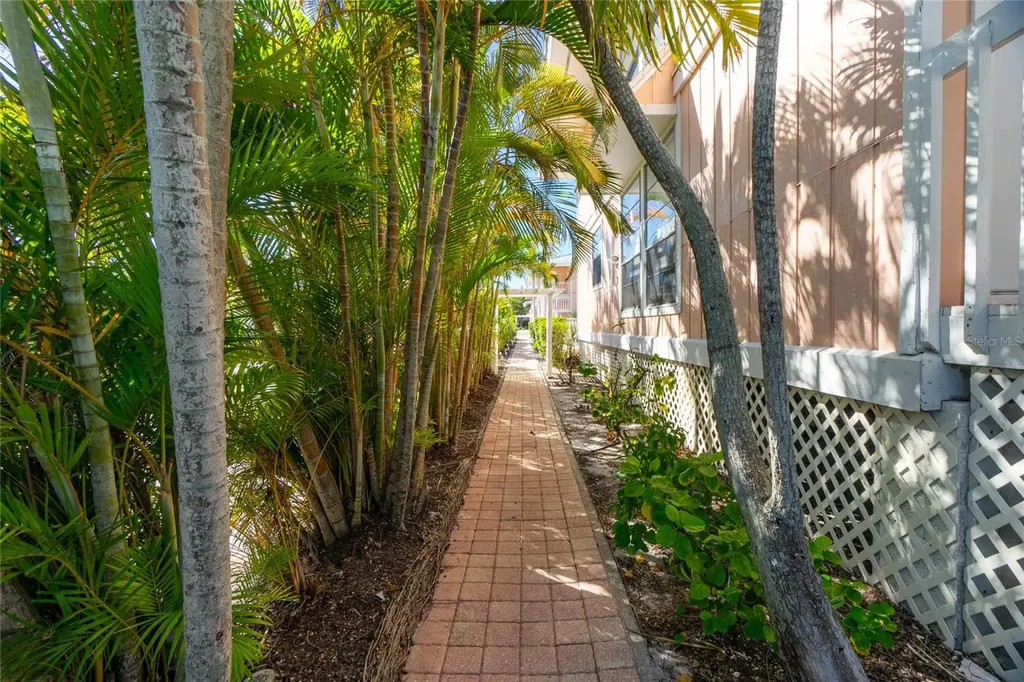 2375 N Beach Road Englewood FL 34223
