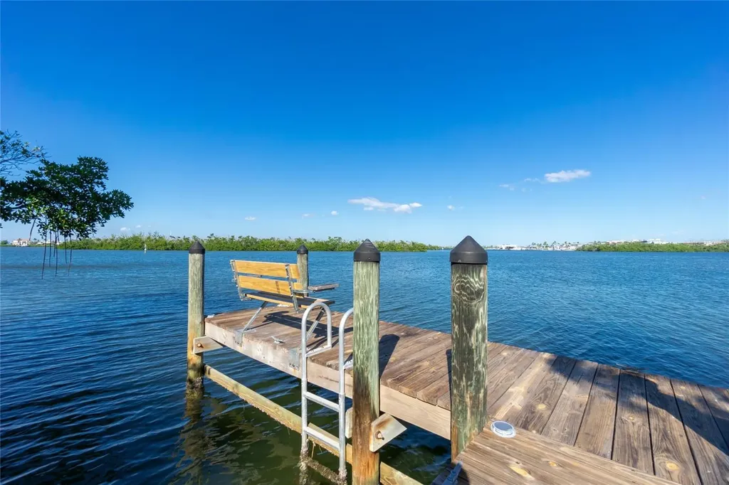 2375 N Beach Road Englewood FL 34223