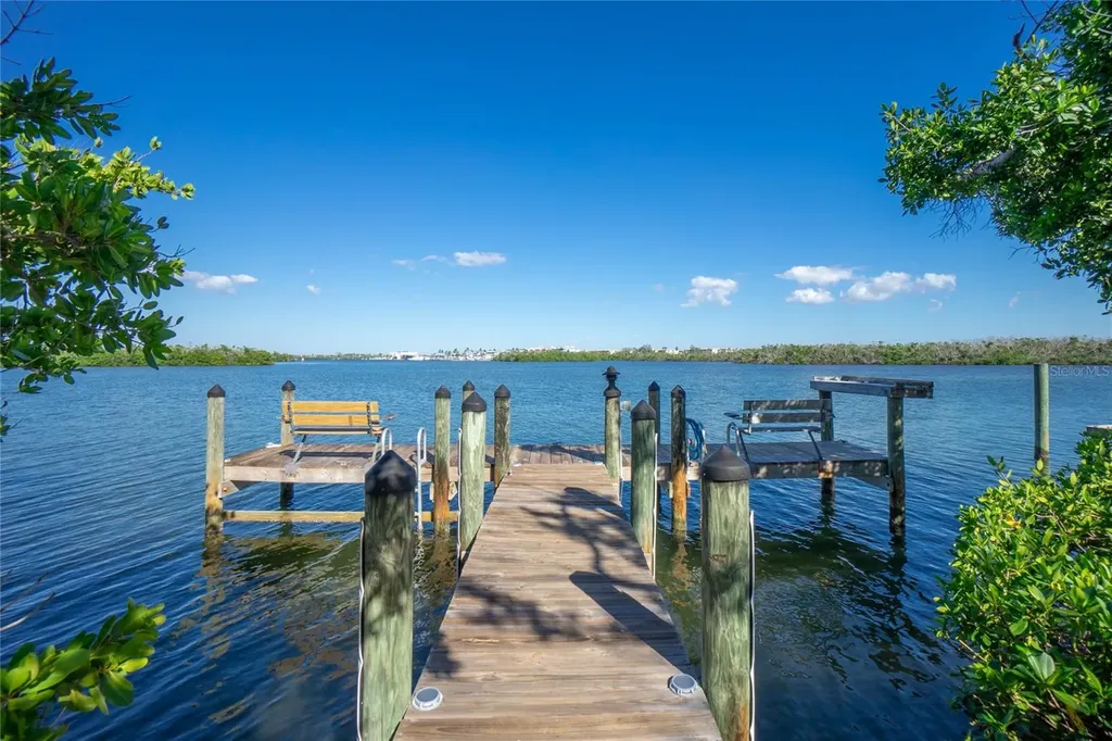 2375 N Beach Road Englewood FL 34223