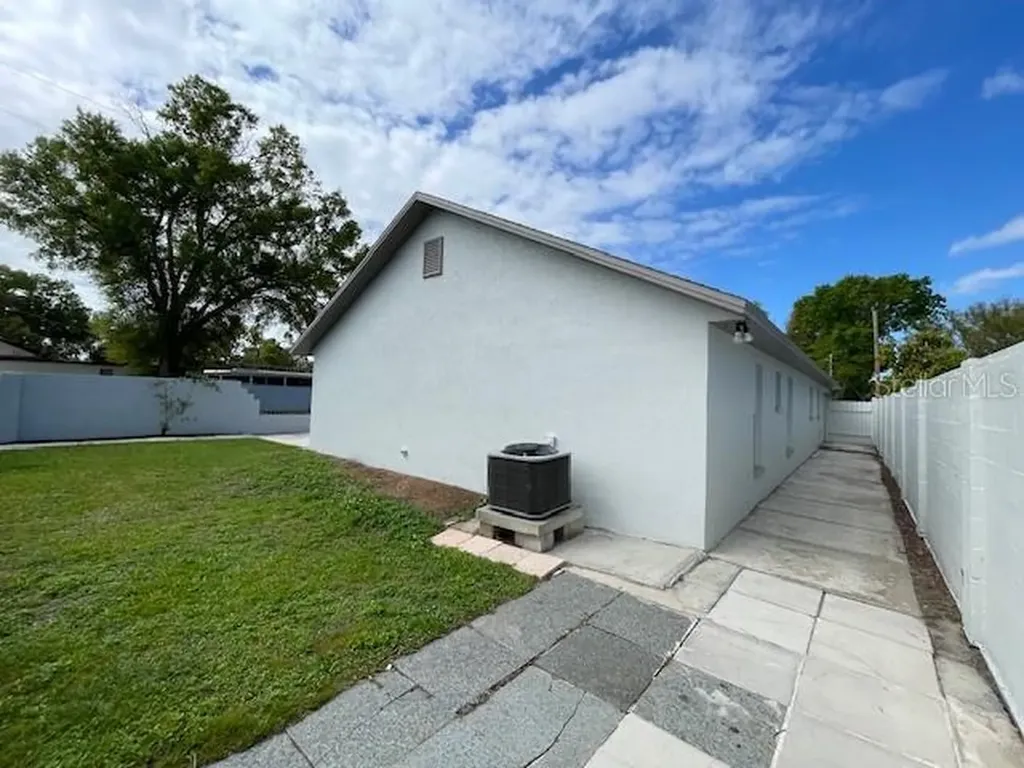 7001 N Clark Avenue Tampa FL 33614
