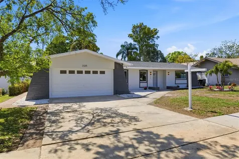 2325 Glenmoor Road N Clearwater FL 33764