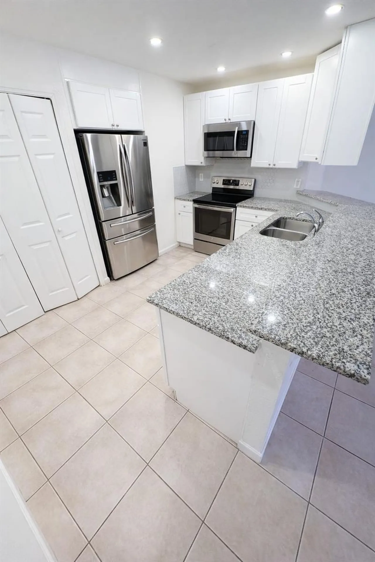 627 Bluebill Court Kissimmee FL 34759