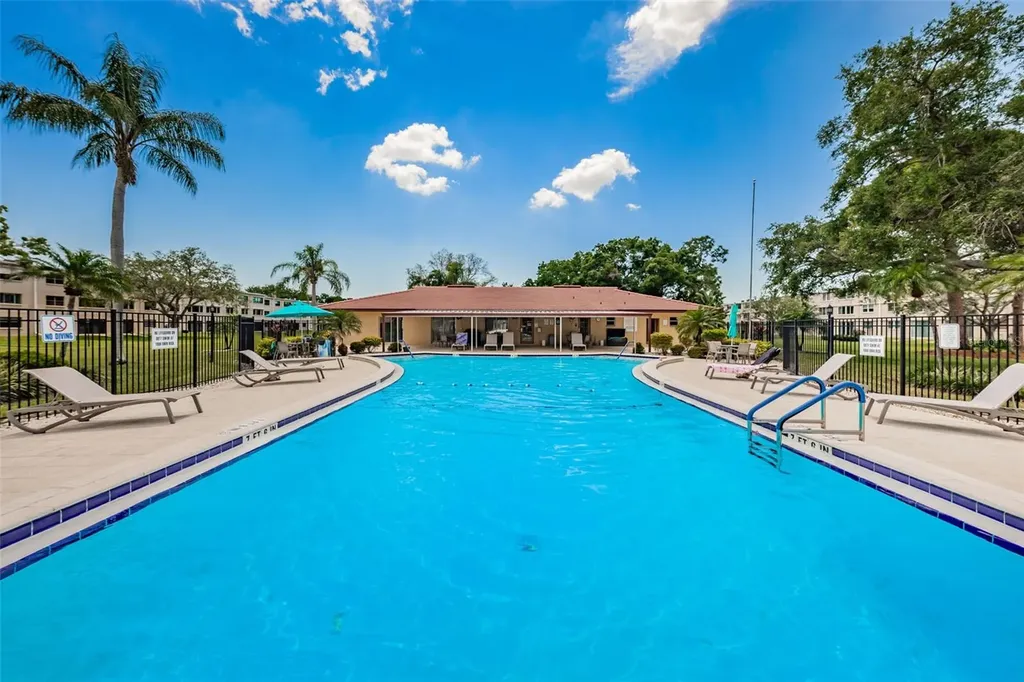 4915 Bay Street NE St Petersburg FL 33703