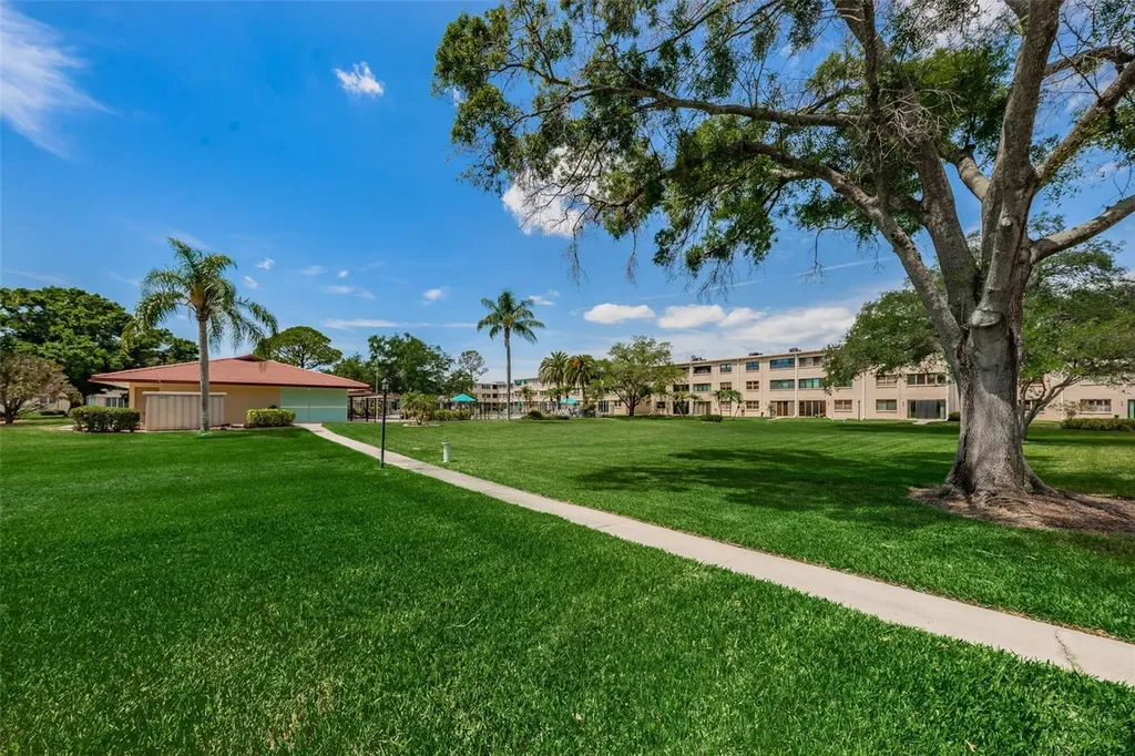 4915 Bay Street NE St Petersburg FL 33703