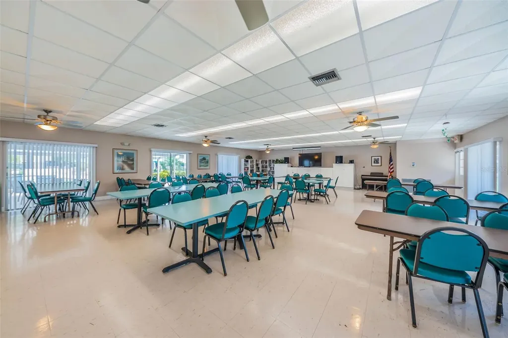 4915 Bay Street NE St Petersburg FL 33703