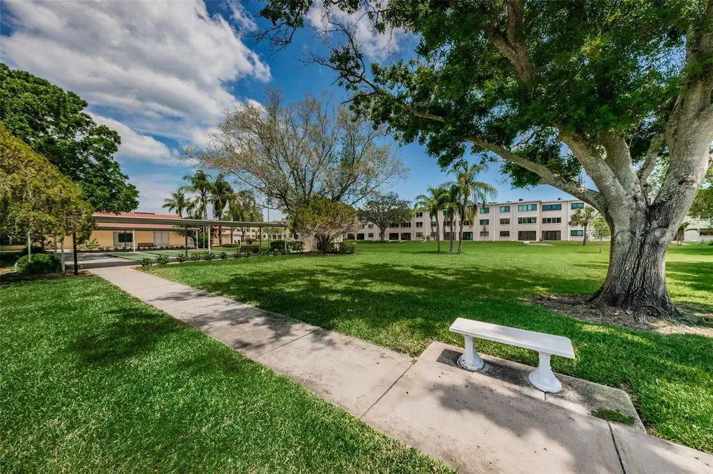 4915 Bay Street NE St Petersburg FL 33703
