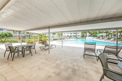 4915 Bay Street NE St Petersburg FL 33703
