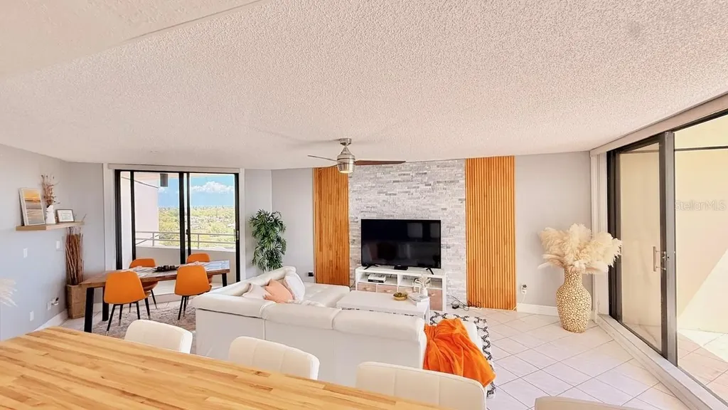 5940 Pelican Bay Plaza S Gulfport FL 33707