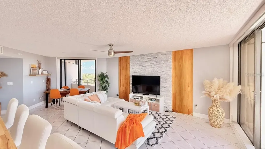 5940 Pelican Bay Plaza S Gulfport FL 33707