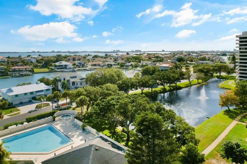 5940 Pelican Bay Plaza S Gulfport FL 33707